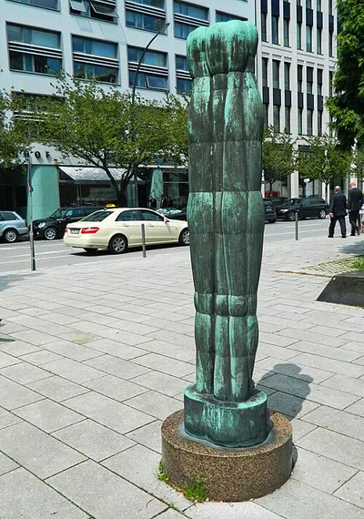 Große Dreifigurengruppe