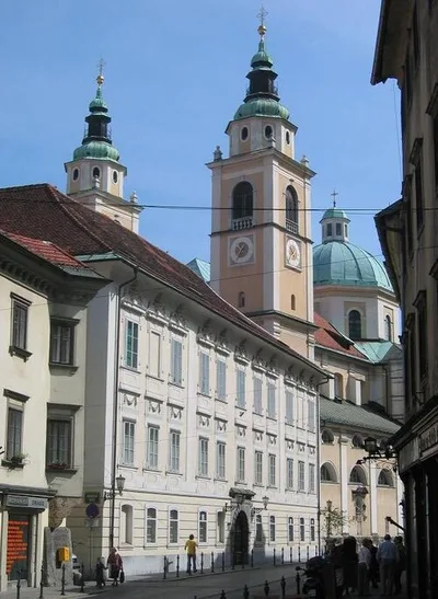 Škofijski dvorec
