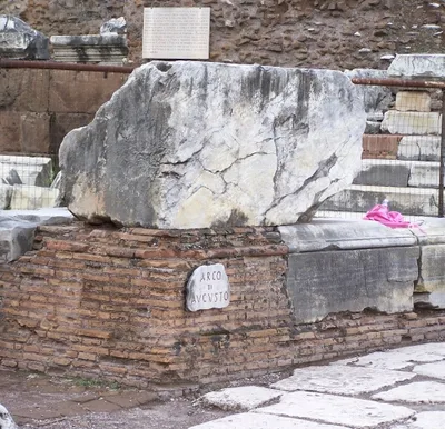Arco di Augusto