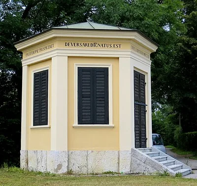 Paviljon na Cesti dveh cesarjev