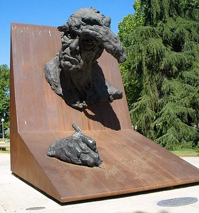 Monumento a Camilo José Cela