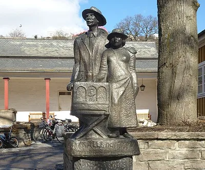 Djurgårds-Kalle och hans Emma staty