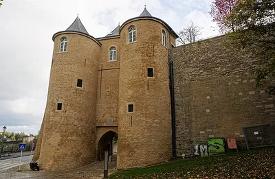 Trois Tours