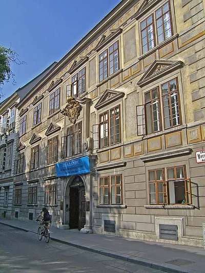 Palais Porcia
