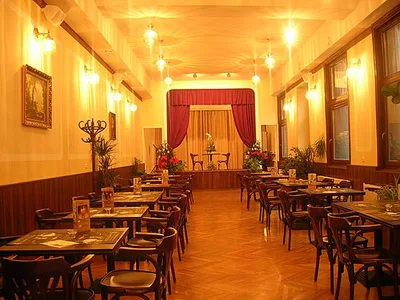 Ladó Café