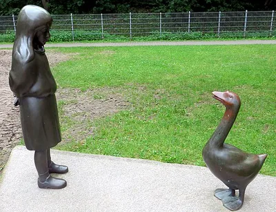 Mädchen mit Gans