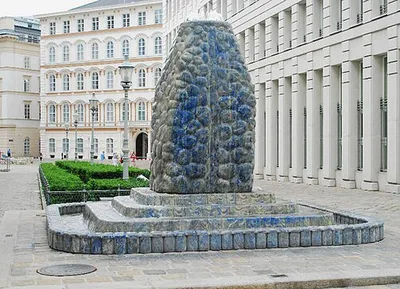 Wasserwellen-Lebens-Brunnen