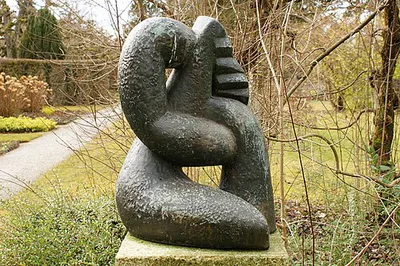 Femme accroupie (le torse) 2/6