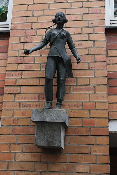 Mädchen mit Walkman