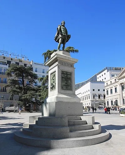 Estatua a Miguel de Cervantes Saavedra