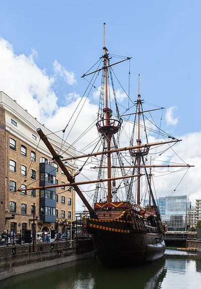 Golden Hinde