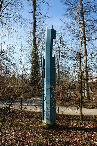 Stele, blau