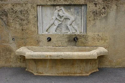 Hofbrunnen Munzingerschulhaus / Ringer