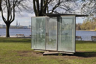 Double Triangular Pavilion for Hamburg