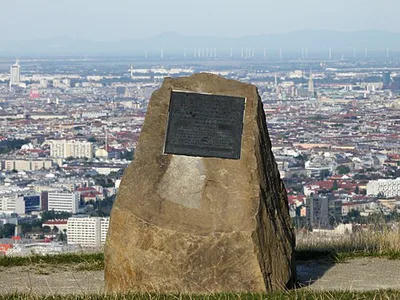 Tenno-Kogo-Stein