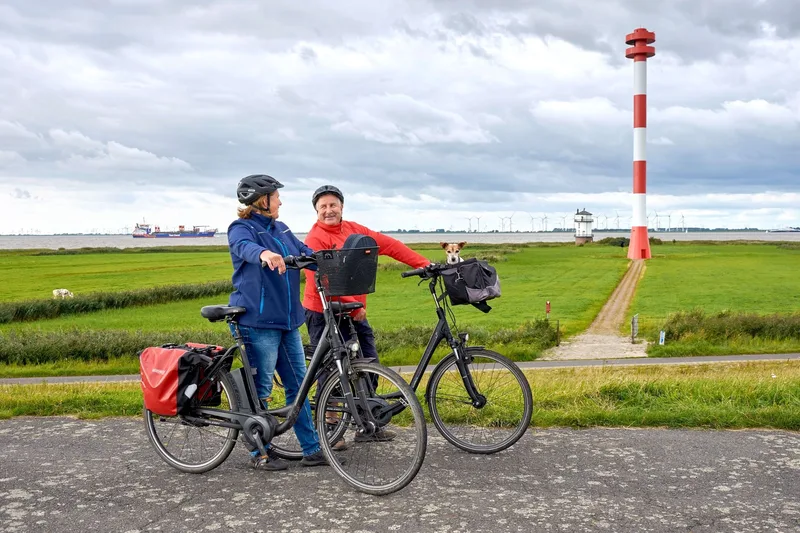 Elberadweg: Abschnitt Wischhafen - Cuxhaven in der Urlaubsregion Altes Land am Elbstrom