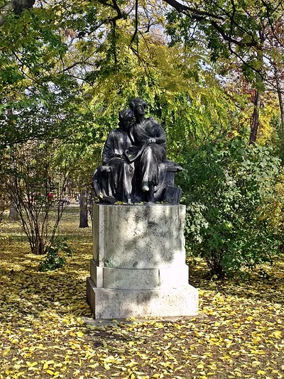 Olvasó lányok