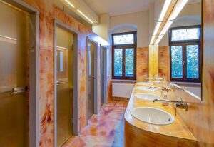 Hostel Mondpalast Dresden – Doppelzimmer mit Dusche und WC