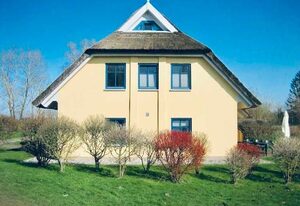 4 Sterne Reetdachhaus Hasel 1 mit Sauna, Kamin, WLAN – DHH Hasel 1