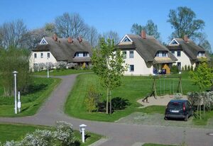 4 Sterne Reetdachhaus Hasel 1 mit Sauna, Kamin, WLAN – DHH Hasel 1