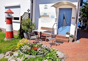 Ferienwohnungen in Baabe beim Fischer und sin Fru! – 02 Ferienwohnung zum Vorgarten