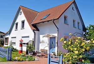 Ferienwohnungen in Baabe beim Fischer und sin Fru! – 02 Ferienwohnung zum Vorgarten