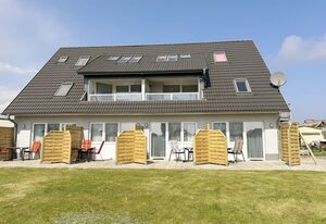 MR: Haus Inselperle mit Blick auf den Bodden – Wohnung 06 mit Balkon und Boddenblick