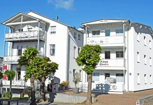 Appartementhaus Greta im Ostseebad – 01 Ferienwohnung Greta mit Terrasse und Strandkorb (H)