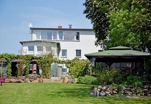 Ferienwohnung Altefähr mit Garten und Sonnenterrasse