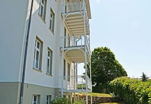 ruhig gelegenes Appartementhaus mit Balkon (SA) – 2-Raum-Ferienwohnung mit Balkon