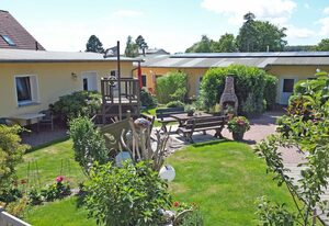 Ferienwohnungen mit Terrasse in Sellin zum Südstrand – Ferienhaus 01 mit Kamin und Terrasse