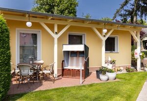 Ferienwohnungen mit Terrasse in Sellin zum Südstrand – Ferienhaus 01 mit Kamin und Terrasse