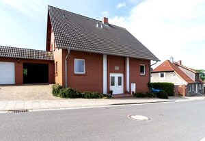 Großzügige Ferienwohnung im Haus ''Anno 2000''