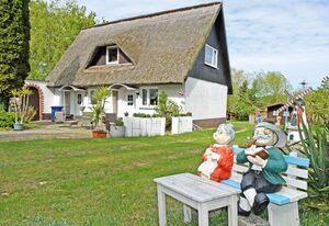 Urlaub unterm Reetdachhaus am Neuensiener See – Lütte Ferienwohnung unterm Reetdach