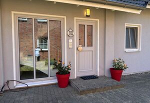 MR: Gästehaus am Brook mit 5 Ferienwohnungen – Gästehaus am Brook Whg 02 Hühnergott mit Terrasse