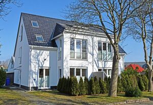 schöne Ferienwohnungen in Dranske auf dem Windland! – 02 Fereinwohnung mit Terasse OG Dranske