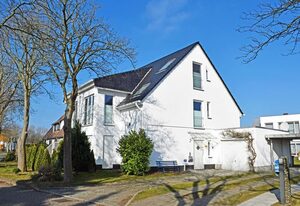 schöne Ferienwohnungen in Dranske auf dem Windland! – 02 Fereinwohnung mit Terasse OG Dranske