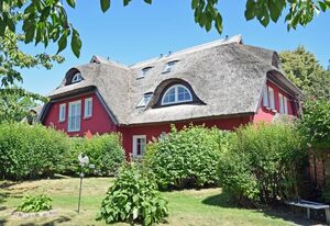 Karolas Landhus unterm Reetdach – 02 Ferienappartement mit Terrasse