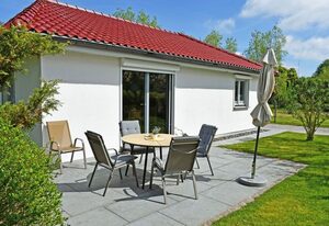 Ferienhaus mit Sauna u. Terrasse im Zentrum von Rügen