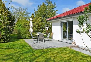 Ferienhaus mit Sauna u. Terrasse im Zentrum von Rügen