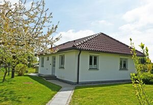 Ferienhaus mit Sauna u. Terrasse im Zentrum von Rügen