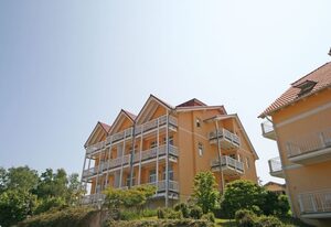 CSP: Villa Bergfrieden Whg. 06 mit Balkon & Meerblick