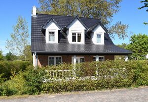 Ferienhaus in Strandnähe mit Kamin und W-Lan – Ferienhaus mit Terrasse und Parkplatz