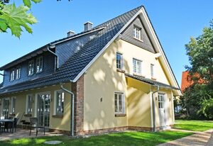 großes Baaber Ferienhaus mit Sauna und Kamin (R)