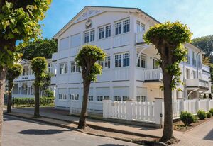 Villa Hansa, App. 4, 2 SZ, 2 Bäder, in Binz,  2 Balkone – App. mit 2 SZ u. 2 Bädern