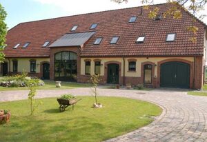 Ferienwohnungen im Süden von Rügen mit Sauna – coole Bikerwohnung mit Außenterrasse