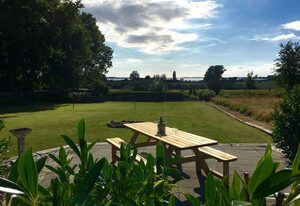 Ferienhaus Boddenhus - WLAN, 2 SZ, Garten - am Wasser