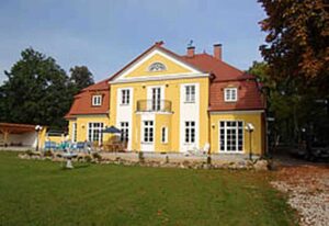 Herrenhaus Poppelvitz – Ferienwohnung Gesindezimmer