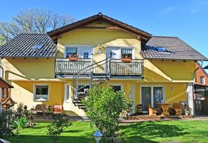 schöne Ferienwohnungen in Baabe auf Rügen – ***Ferienwohnung Lee mit Balkon*** / Fam. Dinda