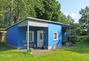 Ferienhaus mit Kamin und Terrasse
